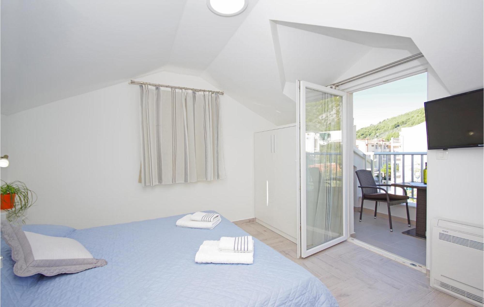 Three-Bedroom Holiday Home in Drvenik Drvenik  Buitenkant foto