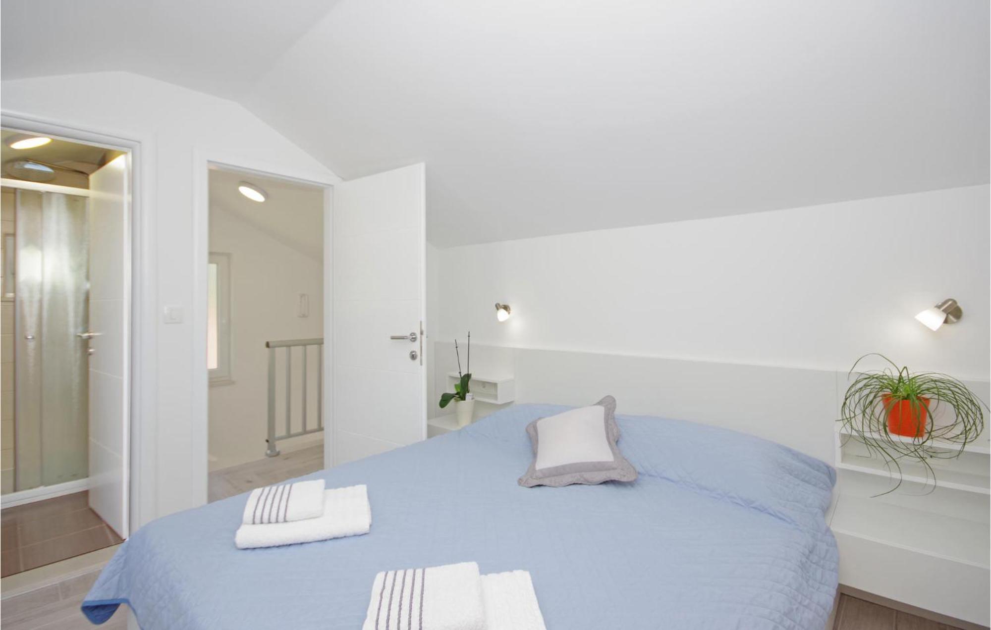 Three-Bedroom Holiday Home in Drvenik Drvenik  Buitenkant foto