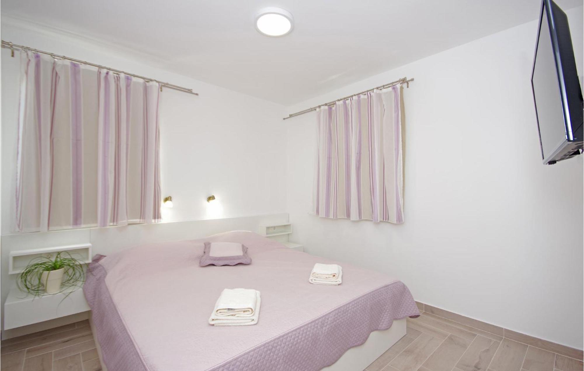 Three-Bedroom Holiday Home in Drvenik Drvenik  Buitenkant foto
